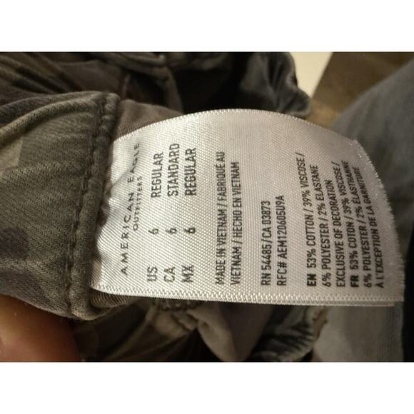 American Eagle Pants Womens 6 Green Camo Jogger Zip Hem Elastic Waist Pockets - Picture 7 of 7
